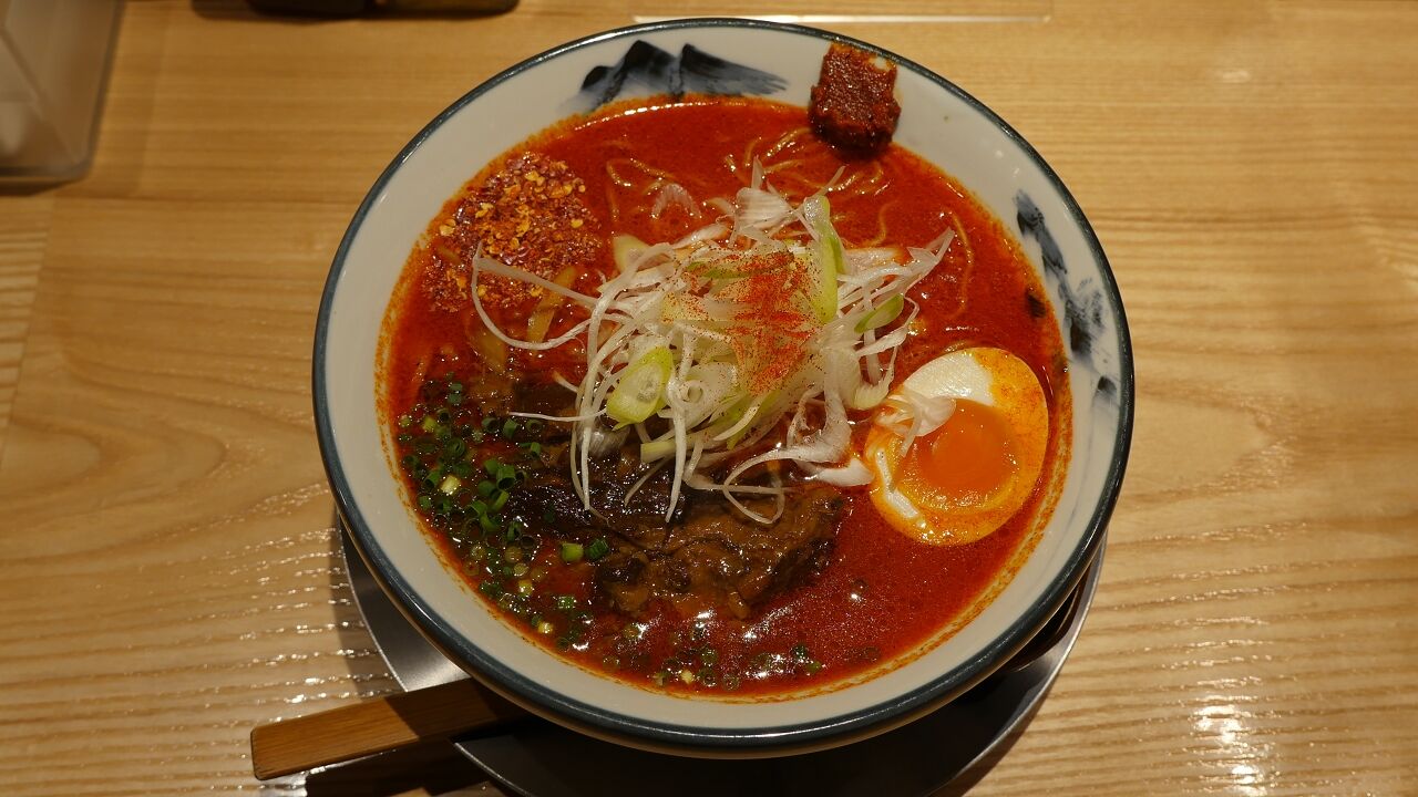 新宿の旨辛ラーメン店で「追いゆず」を体験しよう！ AFURI 辛紅 with ゆずパッパッ